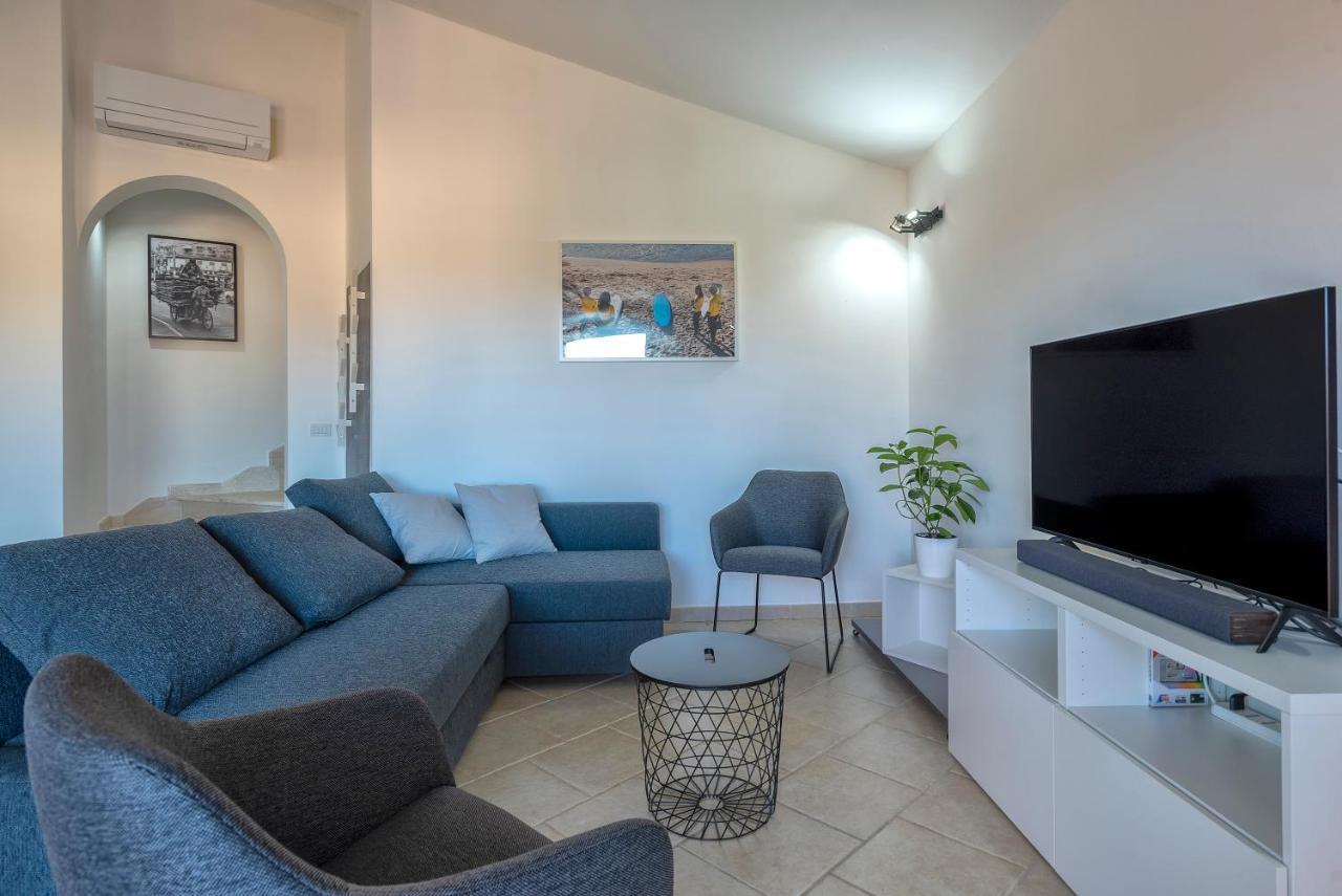 House Of Lens Golfo Aranci Exterior foto