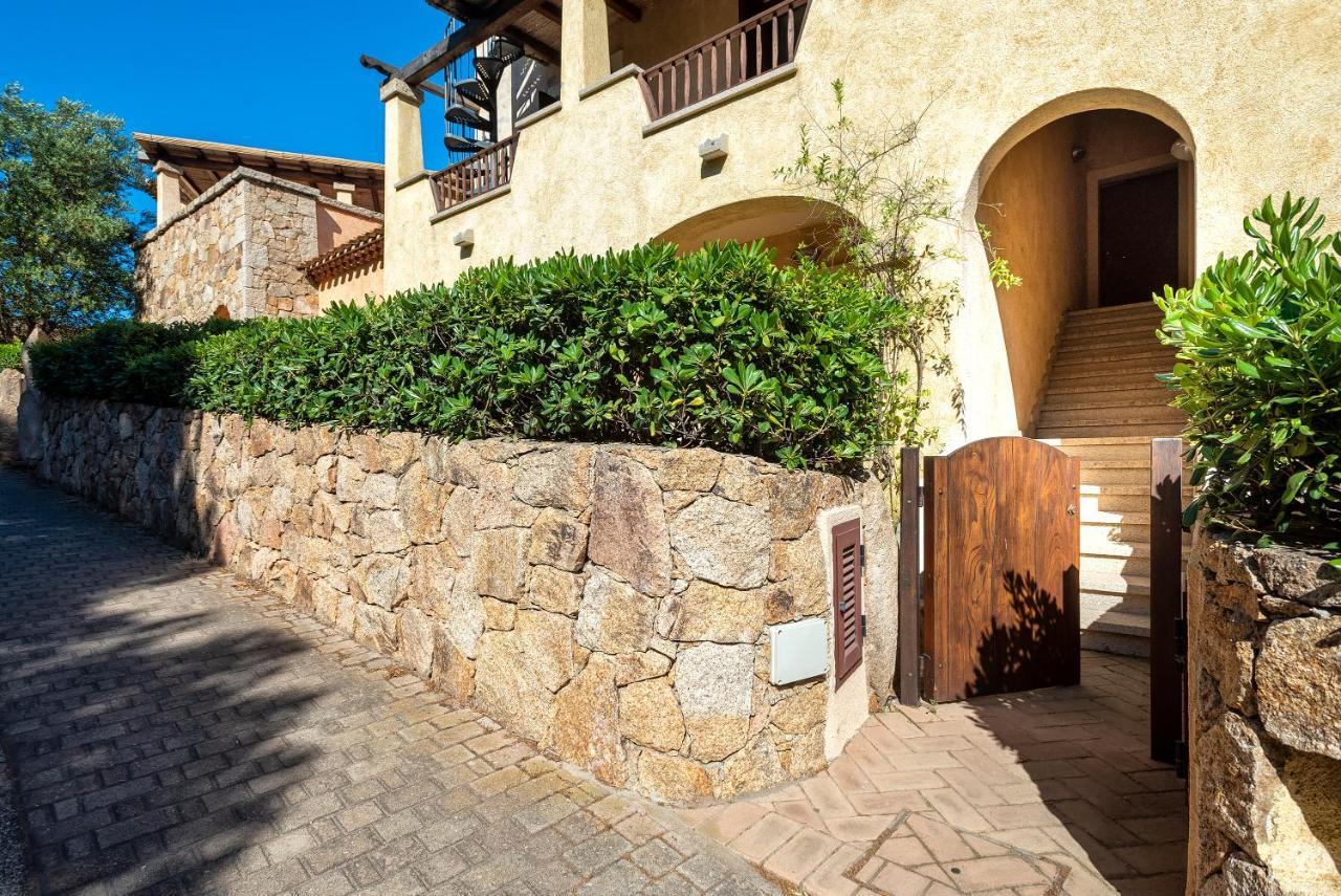 House Of Lens Golfo Aranci Exterior foto