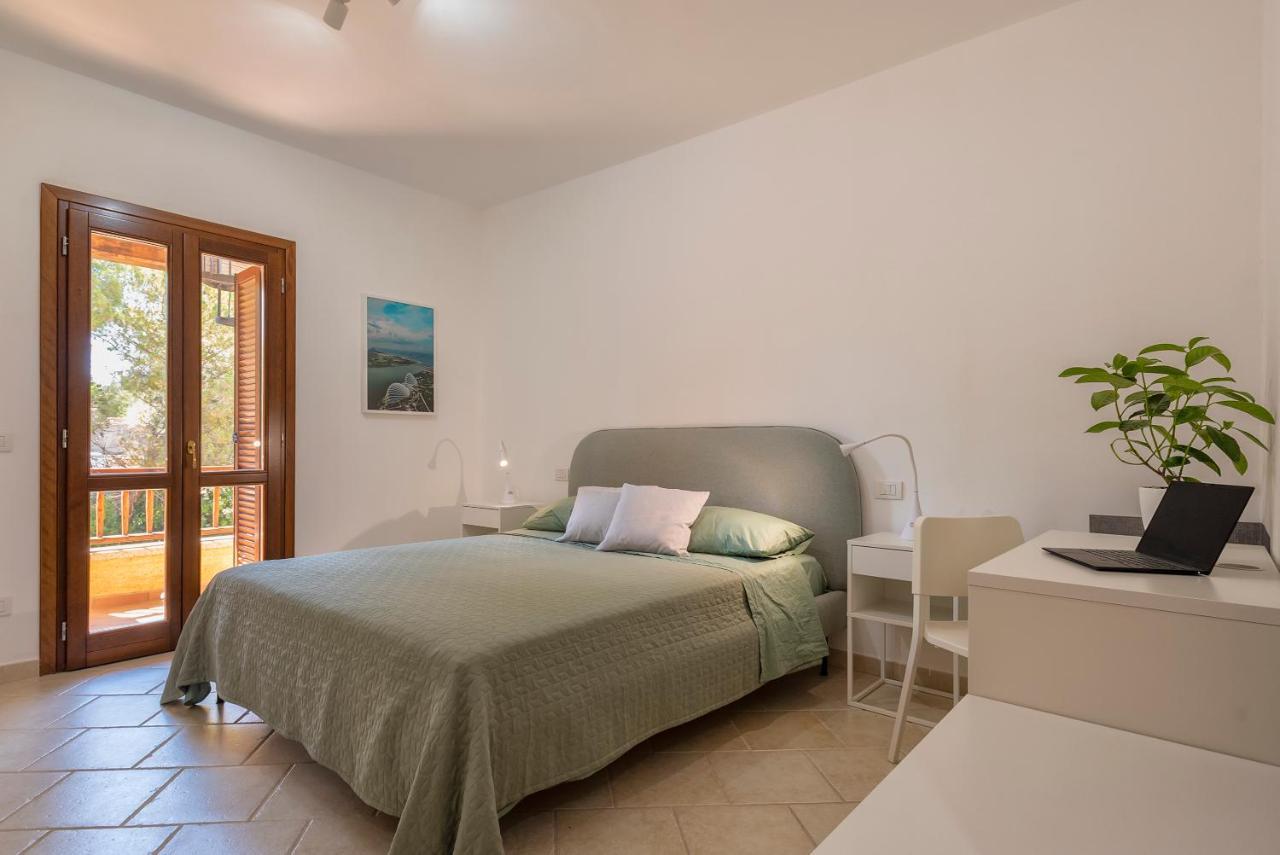 House Of Lens Golfo Aranci Exterior foto