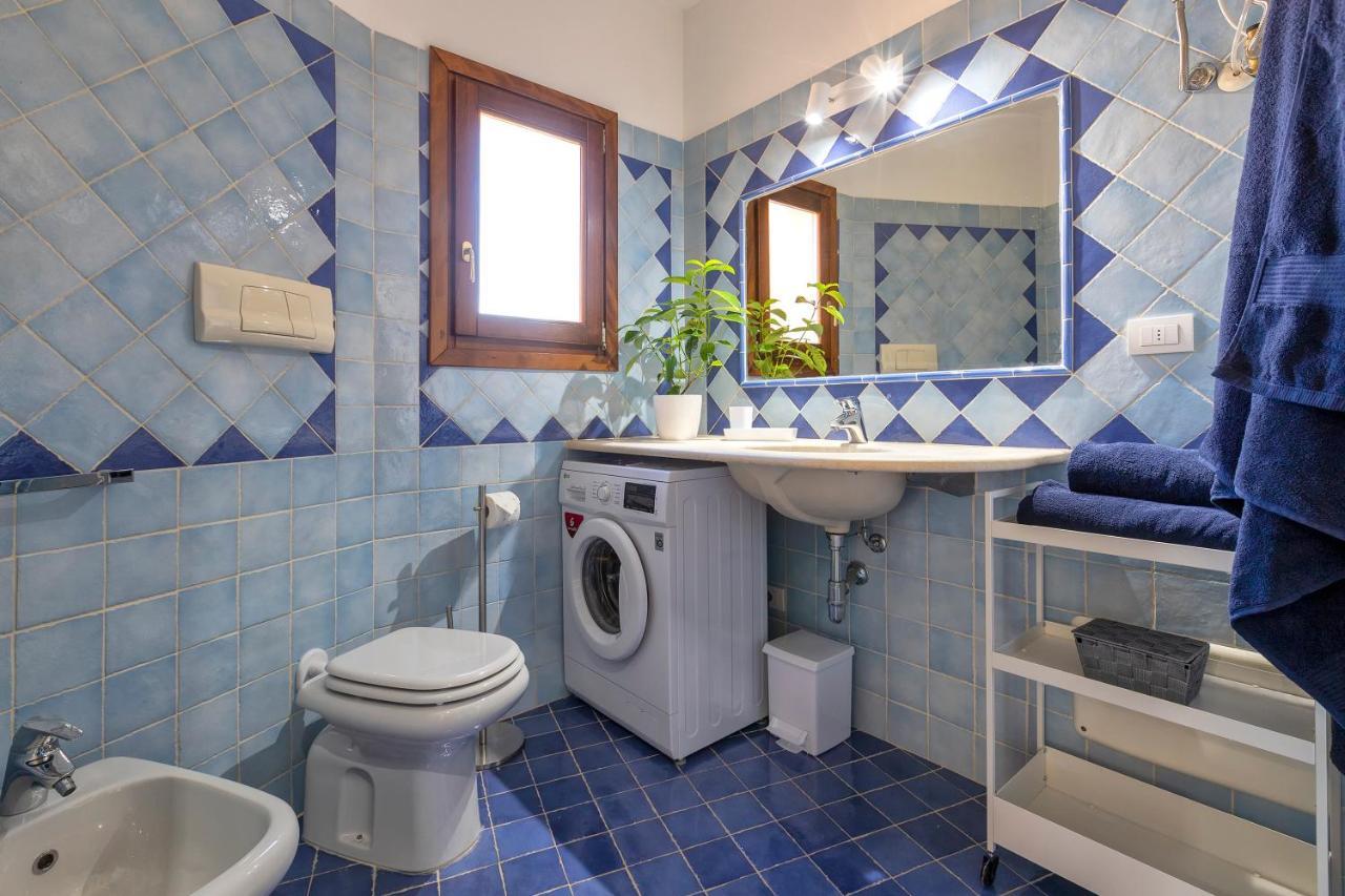 House Of Lens Golfo Aranci Exterior foto